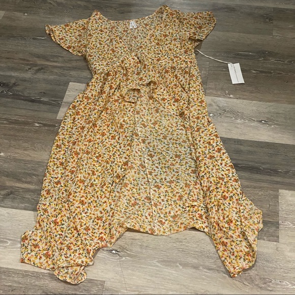 Dresses & Skirts - 🌺💛 NWT Yellow Kimono💛🌺